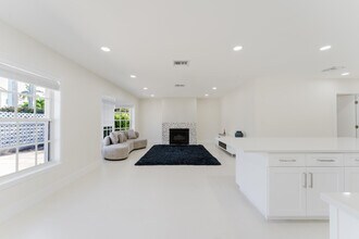 3199 NE 6th Dr in Boca Raton, FL - Building Photo - Building Photo