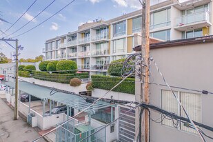 Lumen in Vancouver, BC - Building Photo