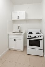 1034 NW 3rd Ave in Fort Lauderdale, FL - Building Photo - Building Photo