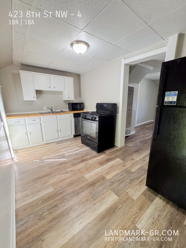 property at 423 8th St NW