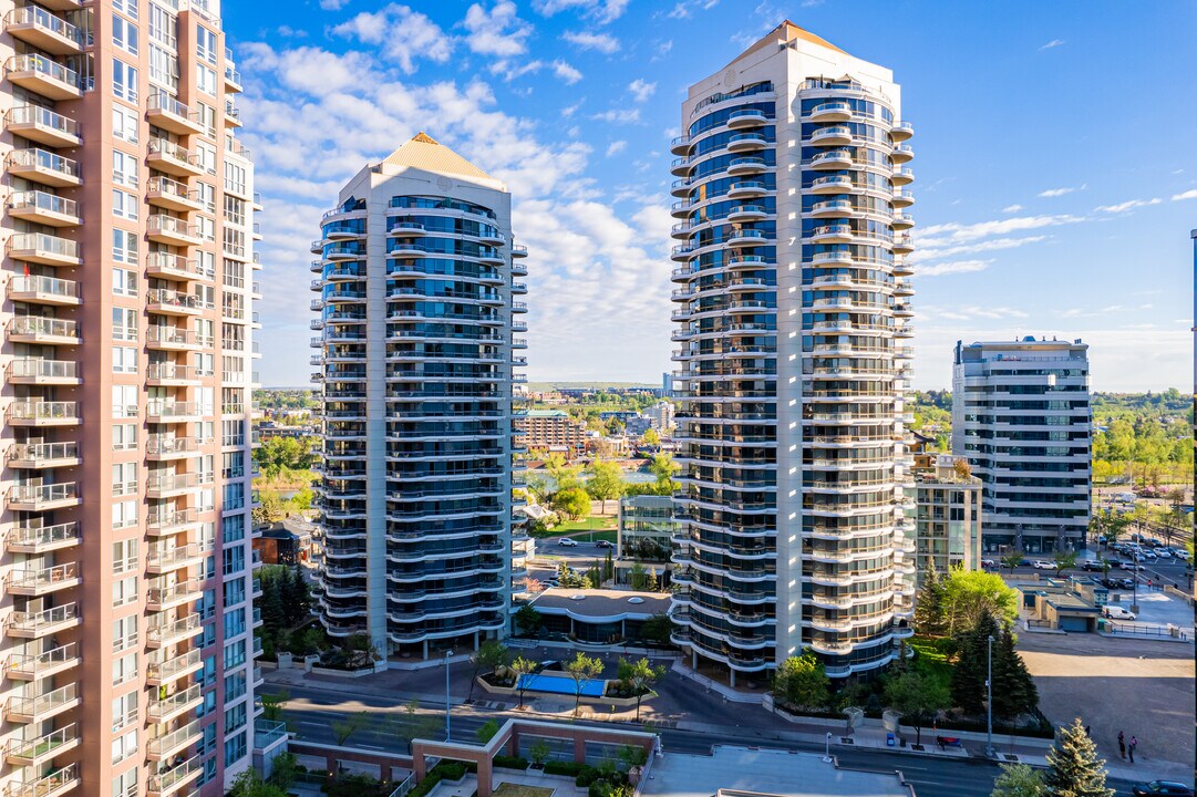 The Macleod in Calgary, AB - Building Photo