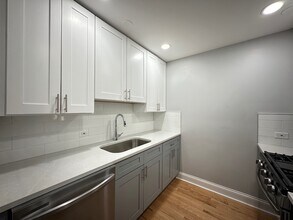 6954 N Sheridan Rd, Unit 602 in Chicago, IL - Building Photo - Building Photo