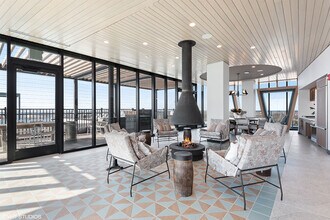 Albion Evanston in Evanston, IL - Building Photo - Building Photo