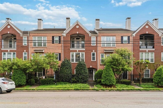 property at 2607 W Dallas St