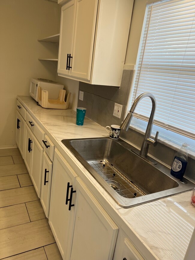 3136 Harbor Blvd, Unit 2B, Unit 2B