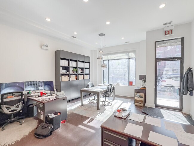 1724 W Belmont Ave, Unit A02C in Chicago, IL - Building Photo - Building Photo