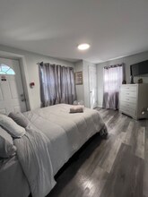 5235 Woodland Ave-Unit -1R in Philadelphia, PA - Building Photo - Building Photo