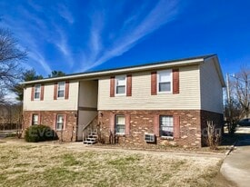 6515 Uebelhack Rd in Mount Vernon, IN - Building Photo