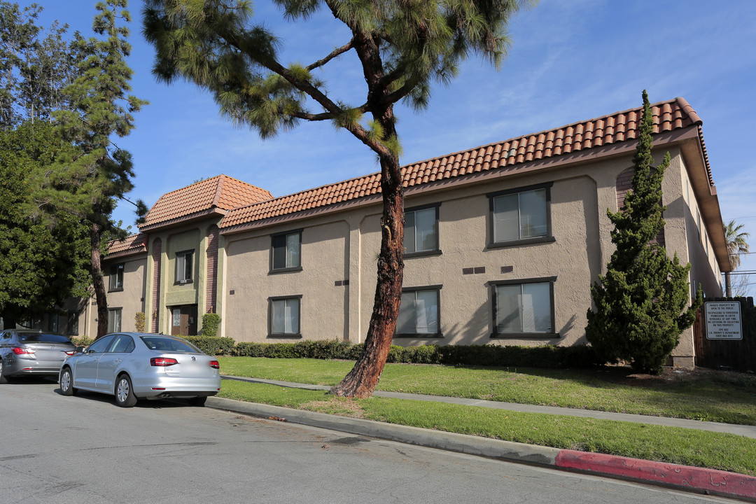 14509 Rosecrans Ave in La Mirada, CA - Foto de edificio
