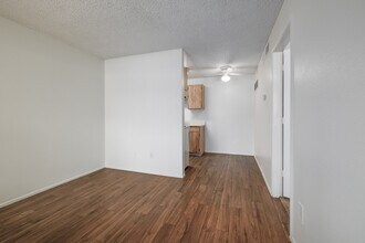 Valley View Apartments in Tucson, AZ - Building Photo - Interior Photo