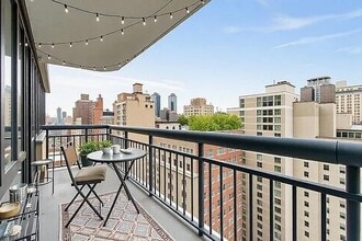 70 W 37th St in New York, NY - Building Photo - Building Photo