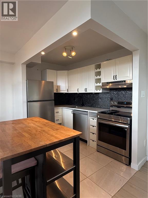 15 Albright Rd in Hamilton, ON - Building Photo - Building Photo