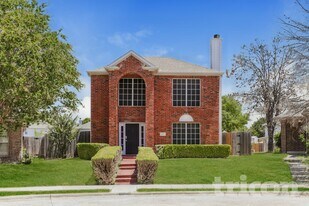 1204 Shakleford Cir in Cedar Hill, TX - Building Photo