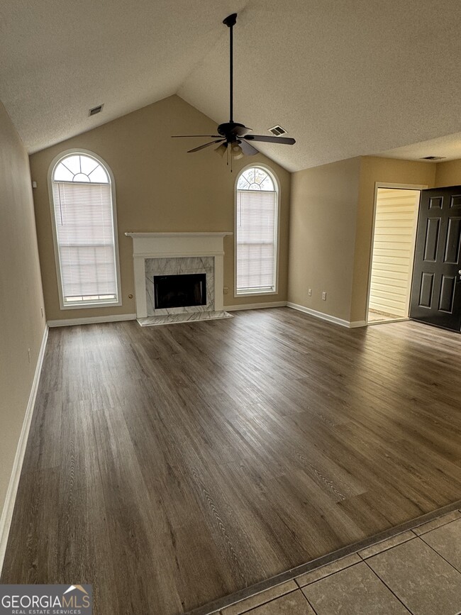 233 Ferguson Ave in Locust Grove, GA - Building Photo - Building Photo