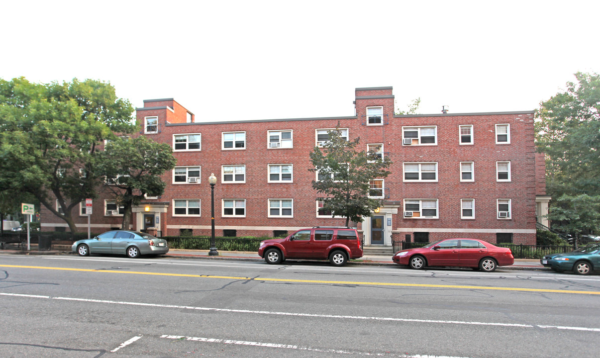 Roosevelt Towers Low & Mid- Rise in Cambridge, MA - Building Photo