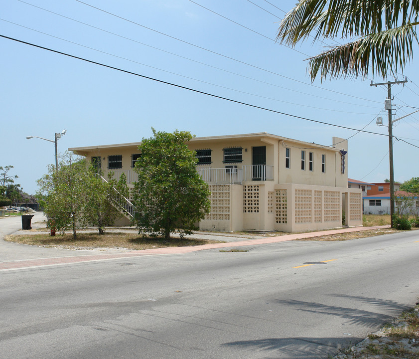 720 NW 22nd Rd in Fort Lauderdale, FL - Building Photo