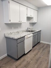 2213 Hawthorne St, Unit C in Forest Grove, OR - Foto de edificio - Building Photo