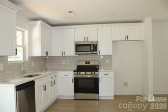 562 W Park Ave in Mooresville, NC - Building Photo - Building Photo