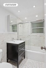333 E 46th St in New York, NY - Building Photo - Building Photo