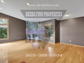 1049 S Primrose Ln in Spokane, WA - Building Photo - Building Photo