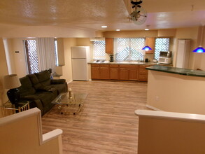 17863 E Maplewood Cir, Unit 1 in Aurora, CO - Building Photo - Building Photo