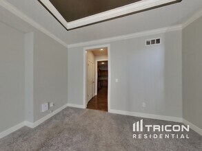 16115 S Heatherwood St in Olathe, KS - Building Photo - Building Photo