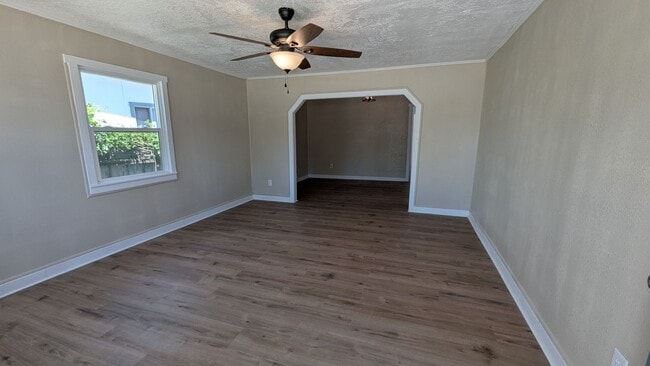 64 W School Ave in Porterville, CA - Building Photo - Building Photo