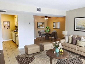 206 Plaza Verde Dr in Houston, TX - Building Photo - Building Photo