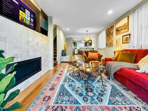 2451A 55th Ave SW in Seattle, WA - Building Photo - Building Photo