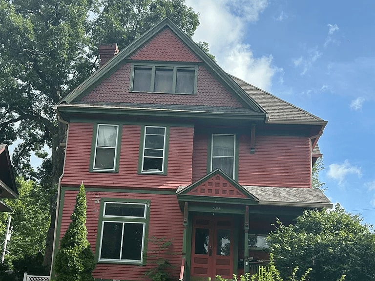 521 W 8th St, Unit 2 in Davenport, IA - Foto de edificio