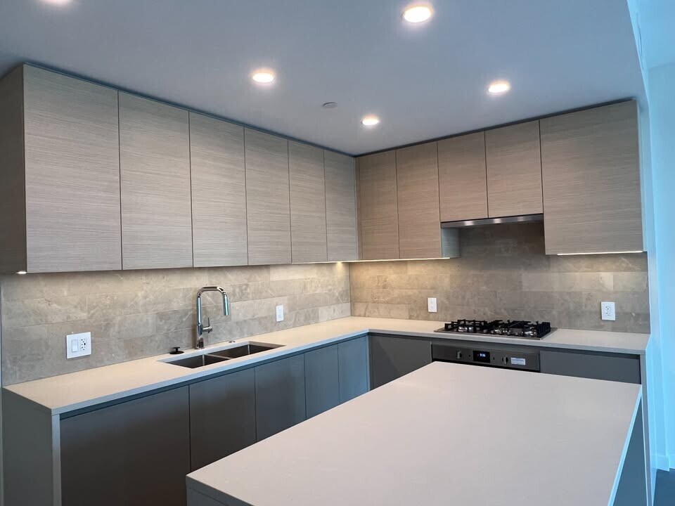 2186 Gilmore Ave in Burnaby, BC - Building Photo