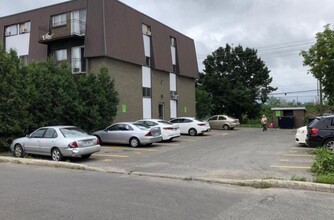 138 Paul-Comtois in Laval, QC - Building Photo - Building Photo