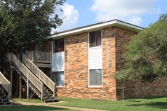 Country Place Apartments in Hempstead, TX - Building Photo