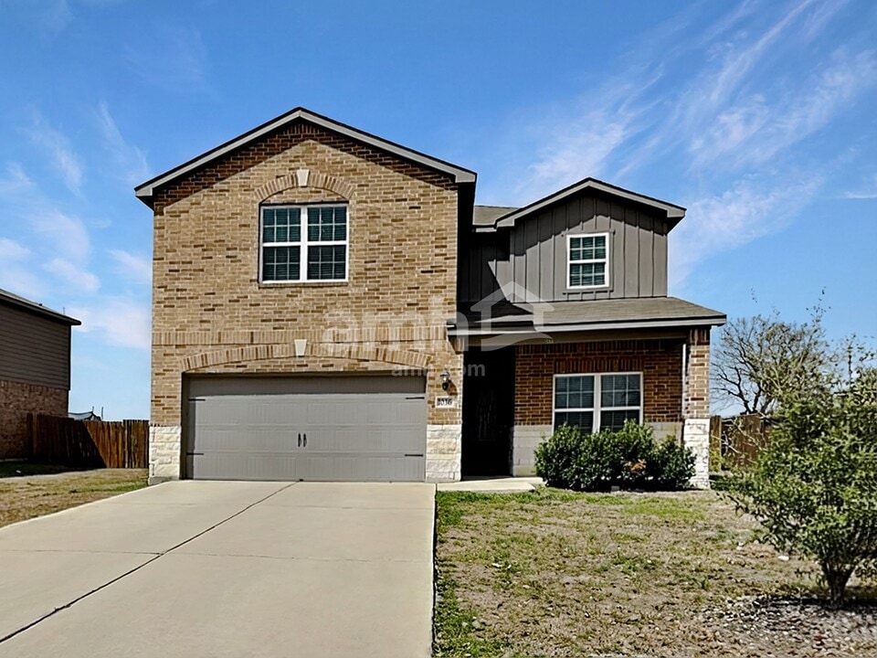 1036 Violet Ln, Unit 1310 in Kyle, TX - Building Photo