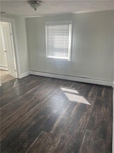 10 Ryan Ave in Bristol, RI - Building Photo - Building Photo