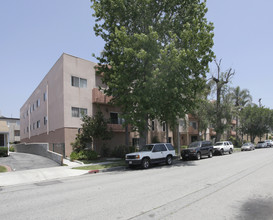 11459 Collins St in North Hollywood, CA - Building Photo - Building Photo