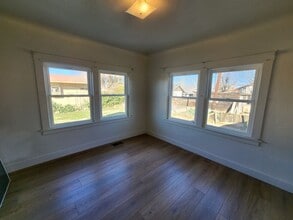 555 Wallis Ave in Gustine, CA - Building Photo - Building Photo