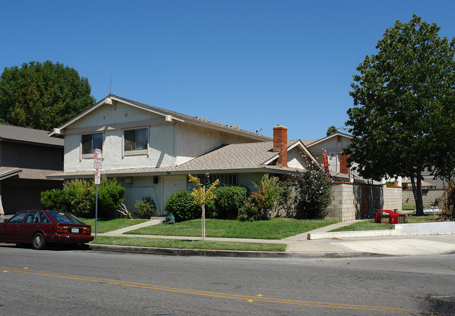 1907 N Highland St in Orange, CA - Foto de edificio - Building Photo