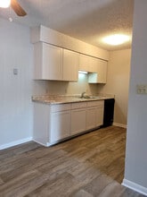 Oak Knoll Apartments in Shelbyville, TN - Building Photo - Building Photo