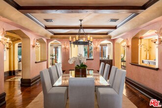 617 N Alpine Dr in Beverly Hills, CA - Building Photo - Building Photo