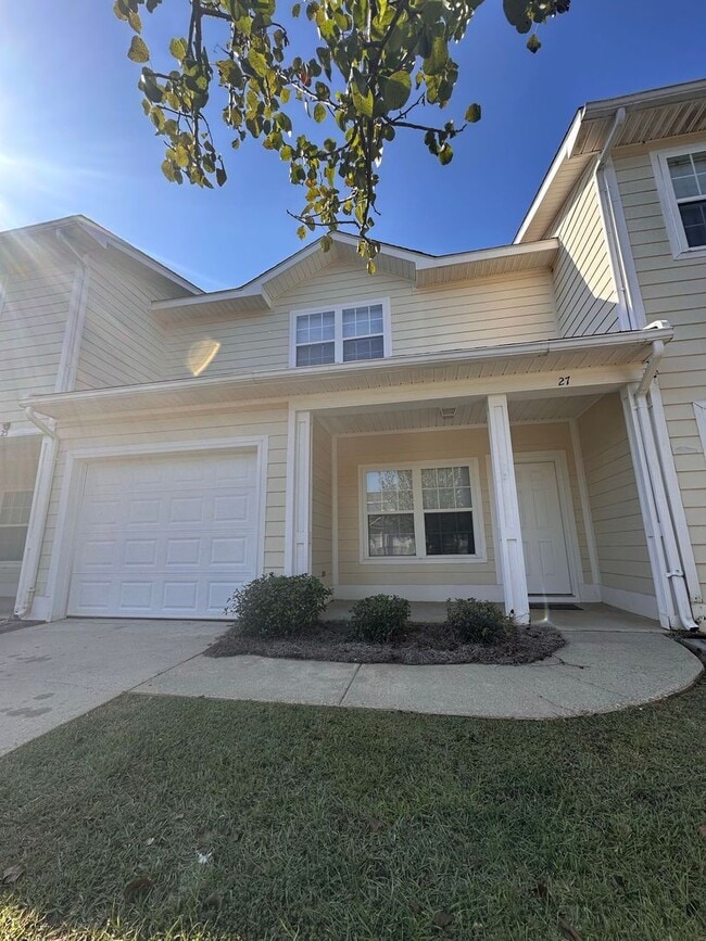 property at 27 Courtyard Way
