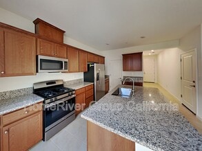 1655 Bronzewick Lane in Sacramento, CA - Building Photo - Building Photo
