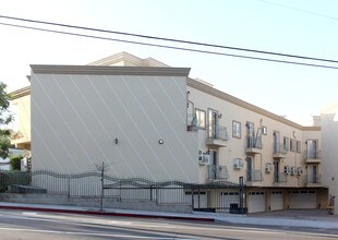 Monterey in Los Angeles, CA - Foto de edificio - Building Photo