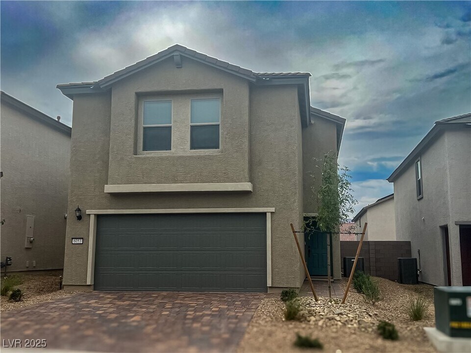 6053 Swift Lariat St in Las Vegas, NV - Building Photo