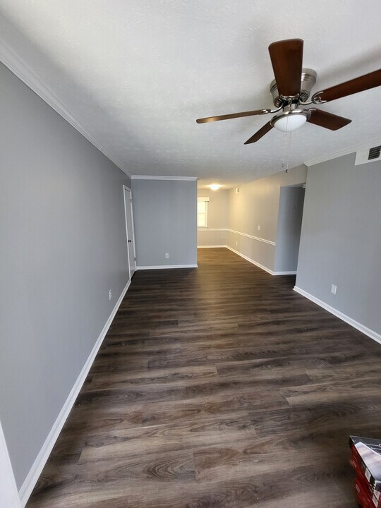 Colonial Arms Apartments in Opelika, AL - Building Photo