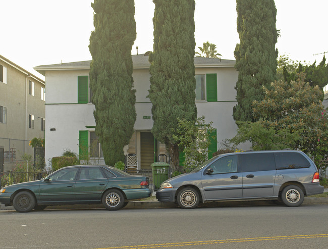 1147 N Bronson Ave in Los Angeles, CA - Building Photo - Building Photo