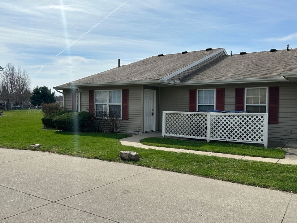 212 S Silverwood Ln in Goshen, IN - Building Photo