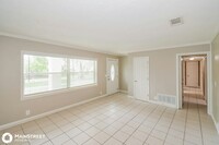 6239 Bennett Rd in Jacksonville, FL - Foto de edificio - Building Photo