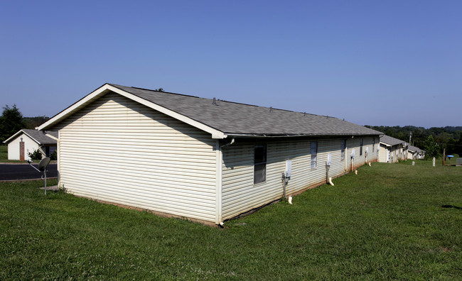 Country View Apartments in Louisville, TN - Building Photo - Building Photo