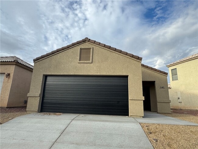 1145 Pear Tree Ln in Bullhead City, AZ - Building Photo - Building Photo